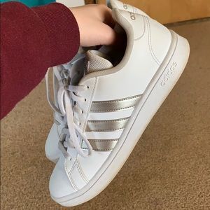 Adidas Grand Court Sneaker